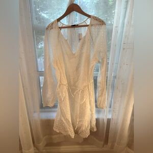 White eyelet gap dress with slip.